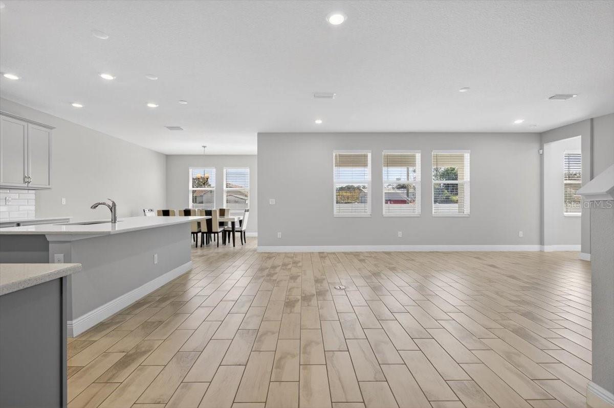 Image 9 of 51 For 8816 Mugnai Street