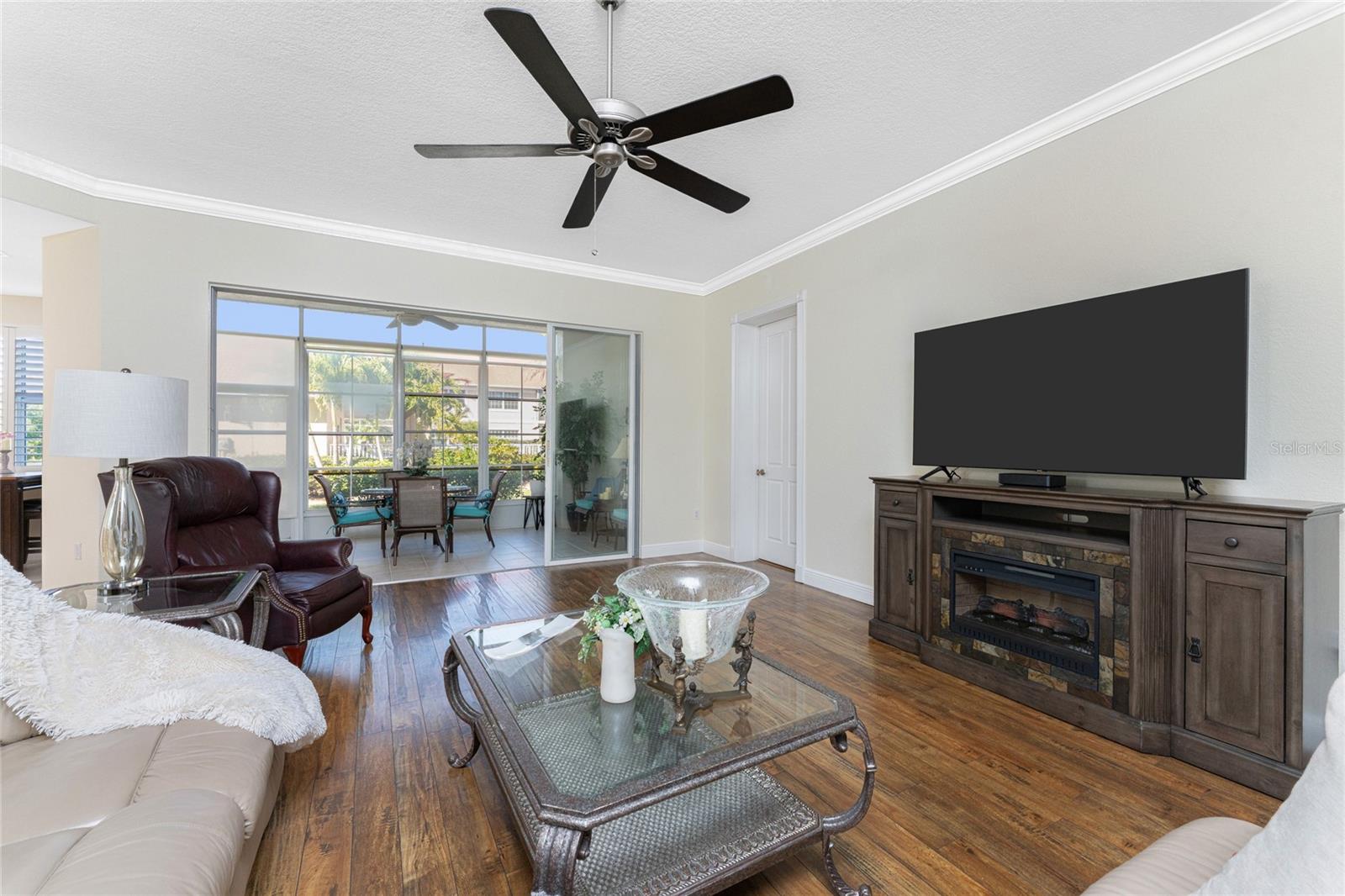 Image 14 of 61 For 197 Tarpon Cove Boulevard 611