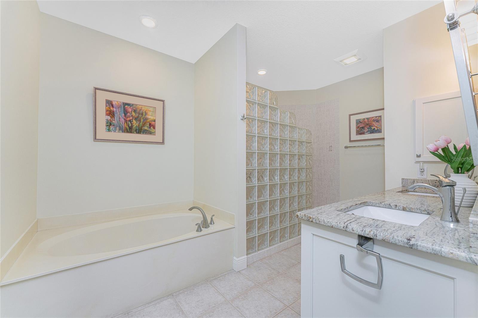 Image 27 of 61 For 197 Tarpon Cove Boulevard 611