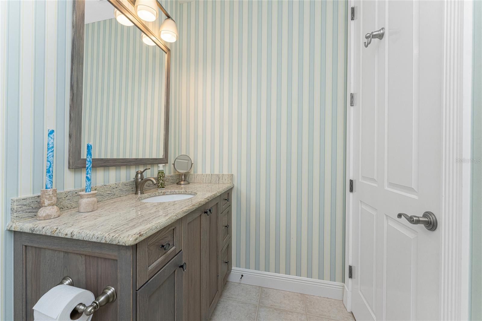 Image 31 of 61 For 197 Tarpon Cove Boulevard 611