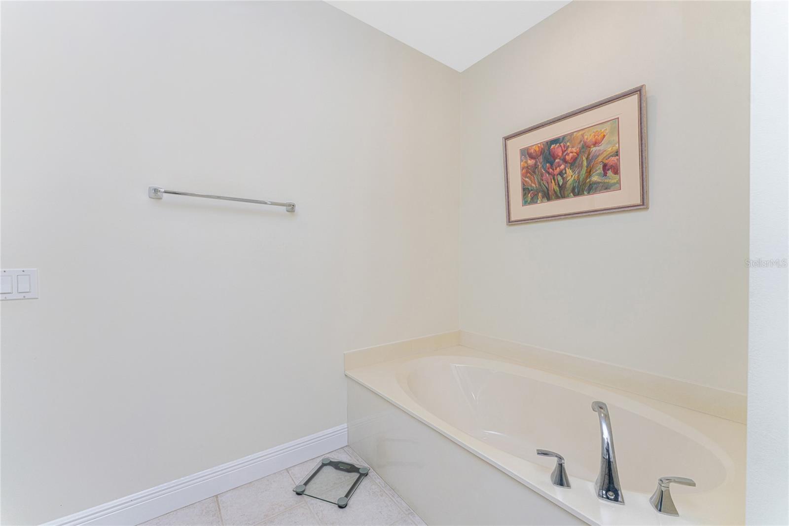 Image 39 of 61 For 197 Tarpon Cove Boulevard 611