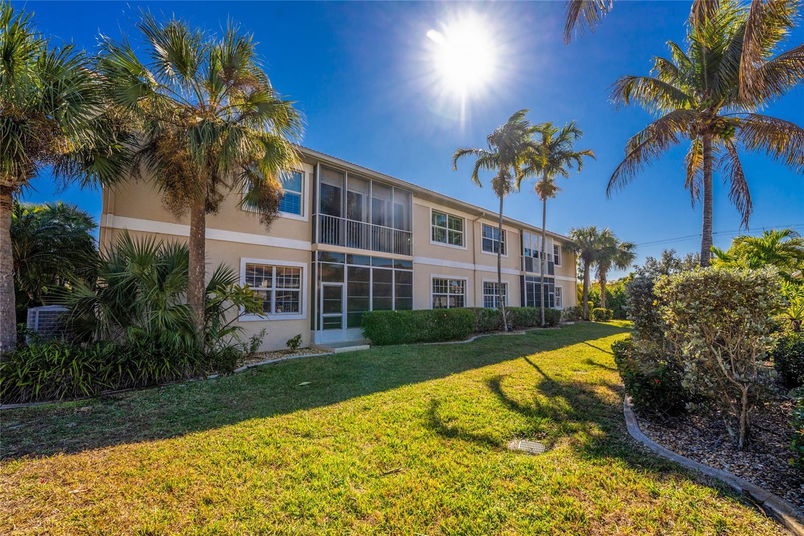 Image 43 of 61 For 197 Tarpon Cove Boulevard 611