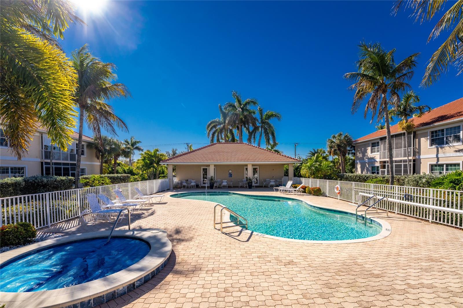 Image 46 of 61 For 197 Tarpon Cove Boulevard 611