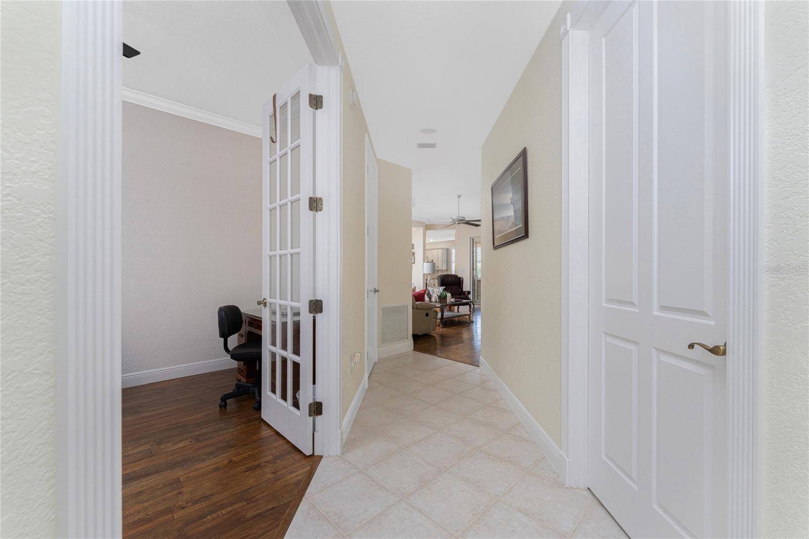 Image 6 of 61 For 197 Tarpon Cove Boulevard 611