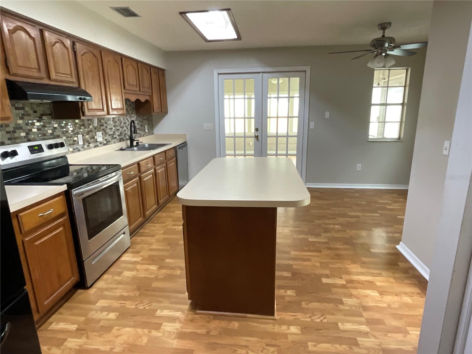 Image 31 of 48 For 41 Brewster Lane