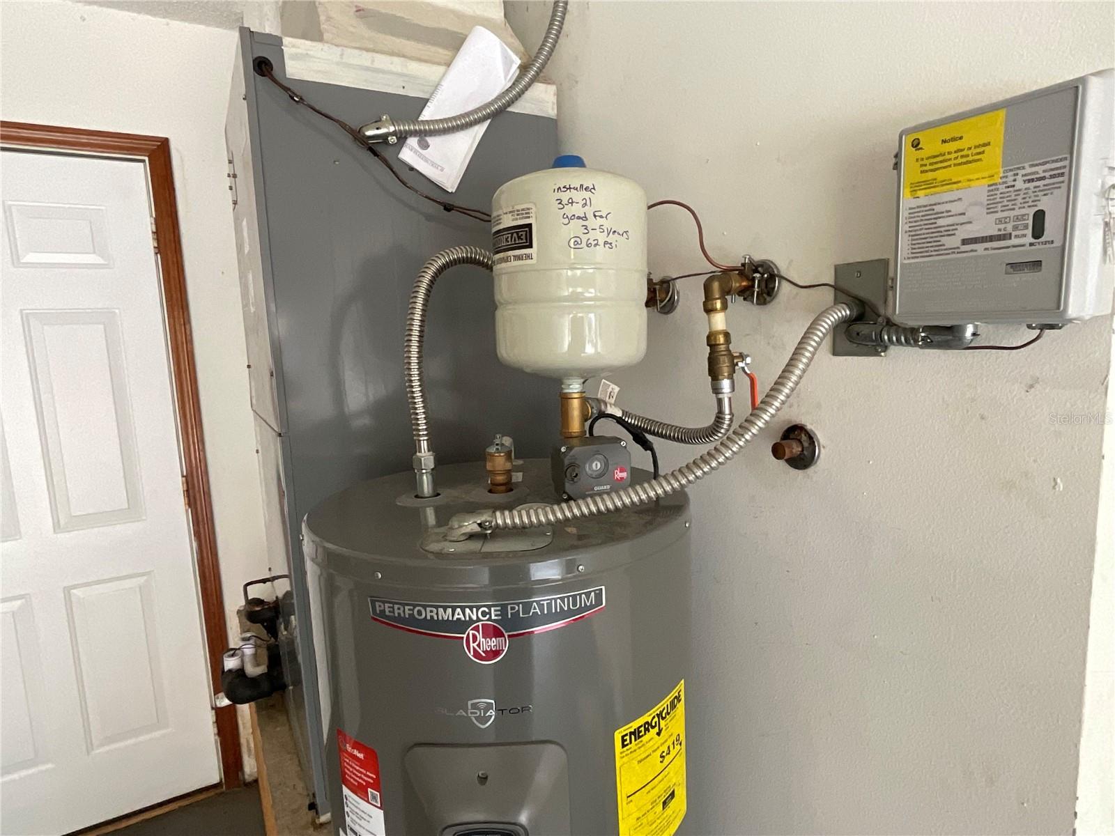 Image 42 of 48 For 41 Brewster Lane