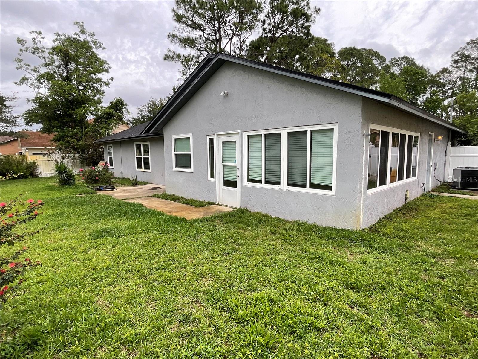 Image 7 of 48 For 41 Brewster Lane