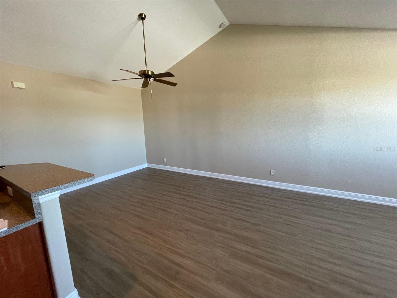 Image 4 of 9 For 10365 Pendleton Avenue