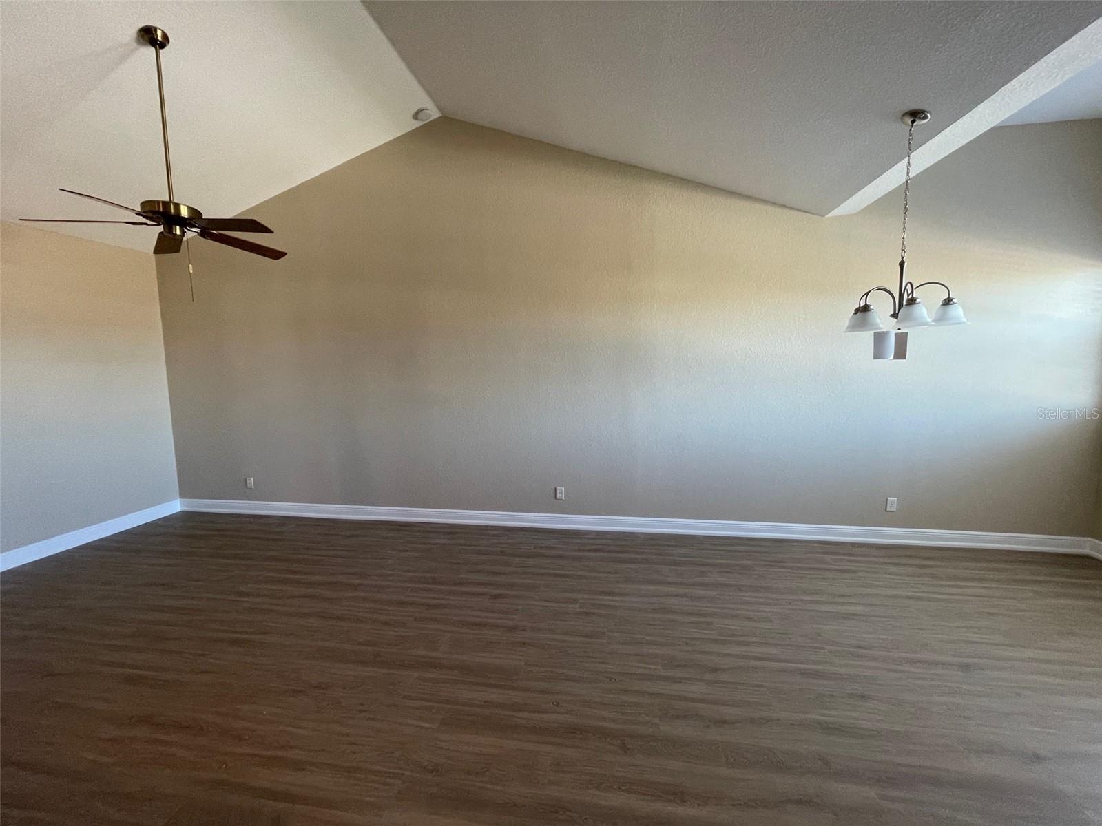 Image 5 of 9 For 10365 Pendleton Avenue