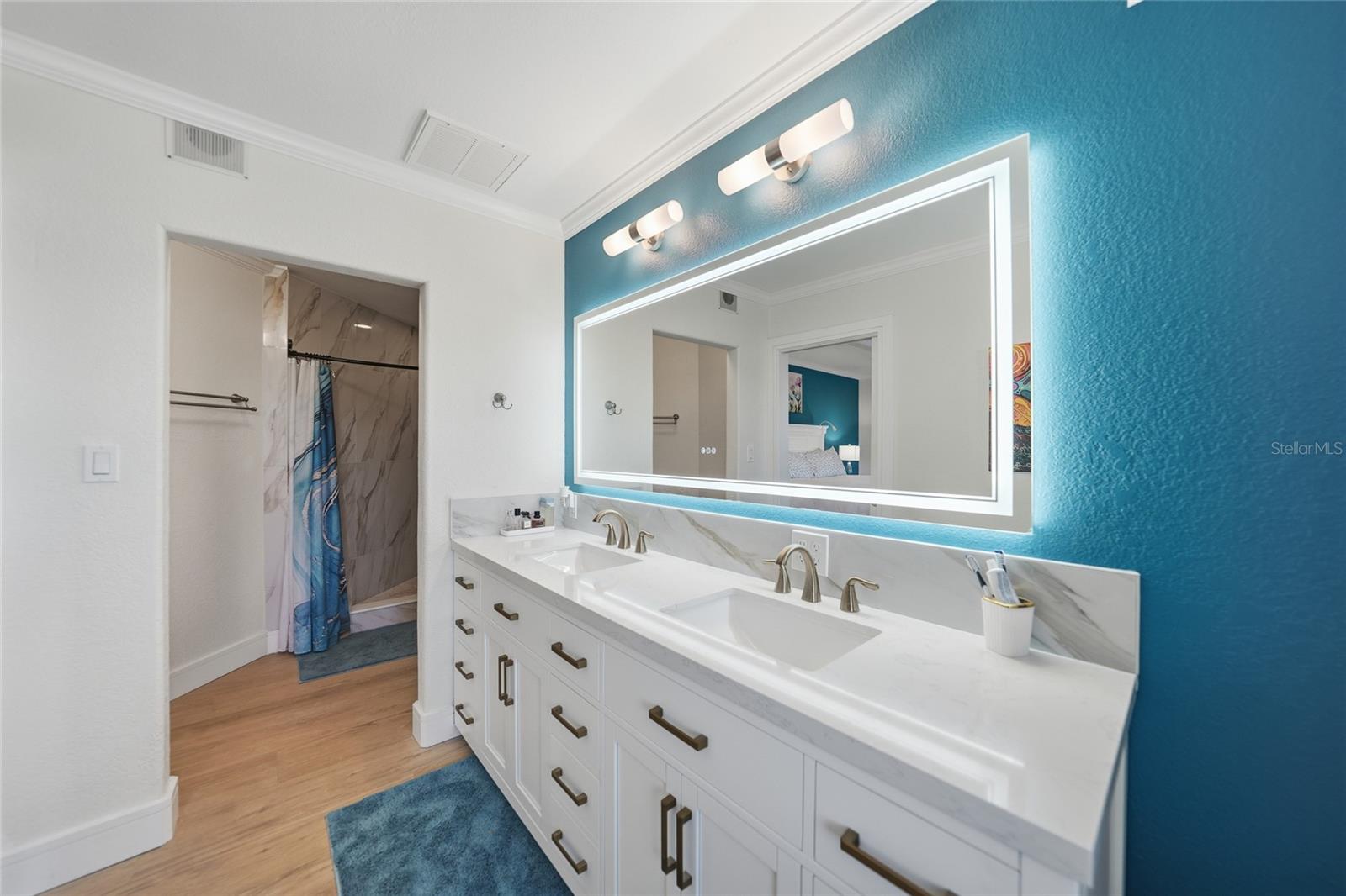 Image 22 of 47 For 8416 Riverside Drive