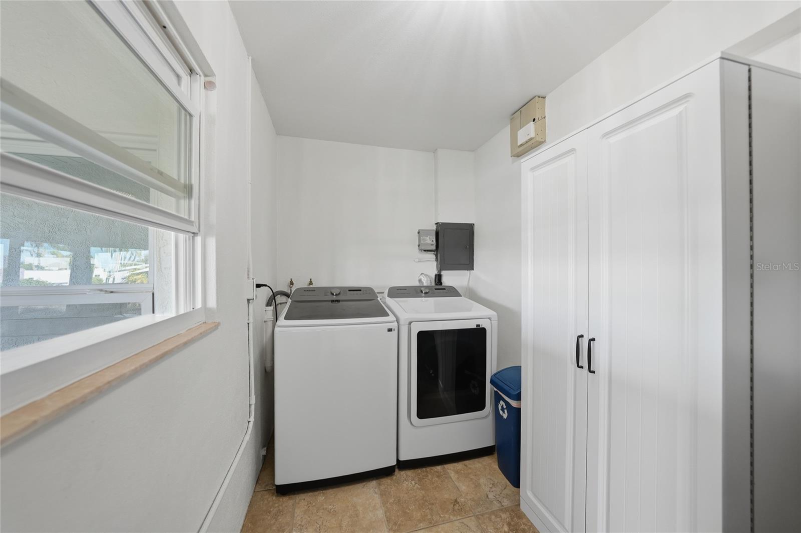 Image 30 of 47 For 8416 Riverside Drive