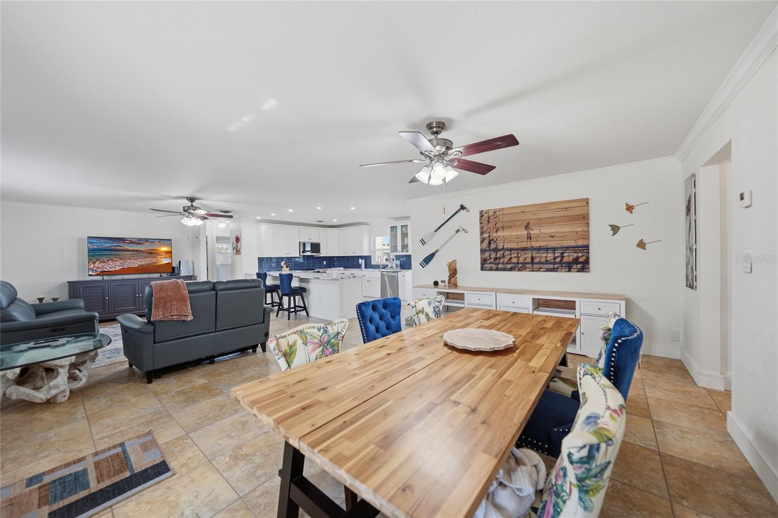 Image 8 of 47 For 8416 Riverside Drive