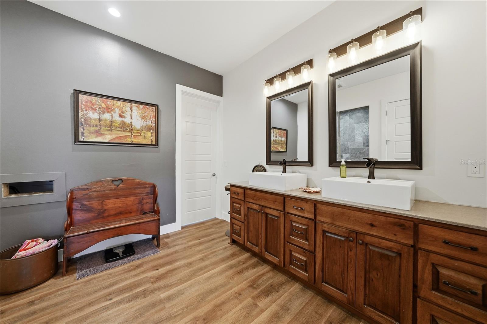 Image 20 of 64 For 9931 English Avenue