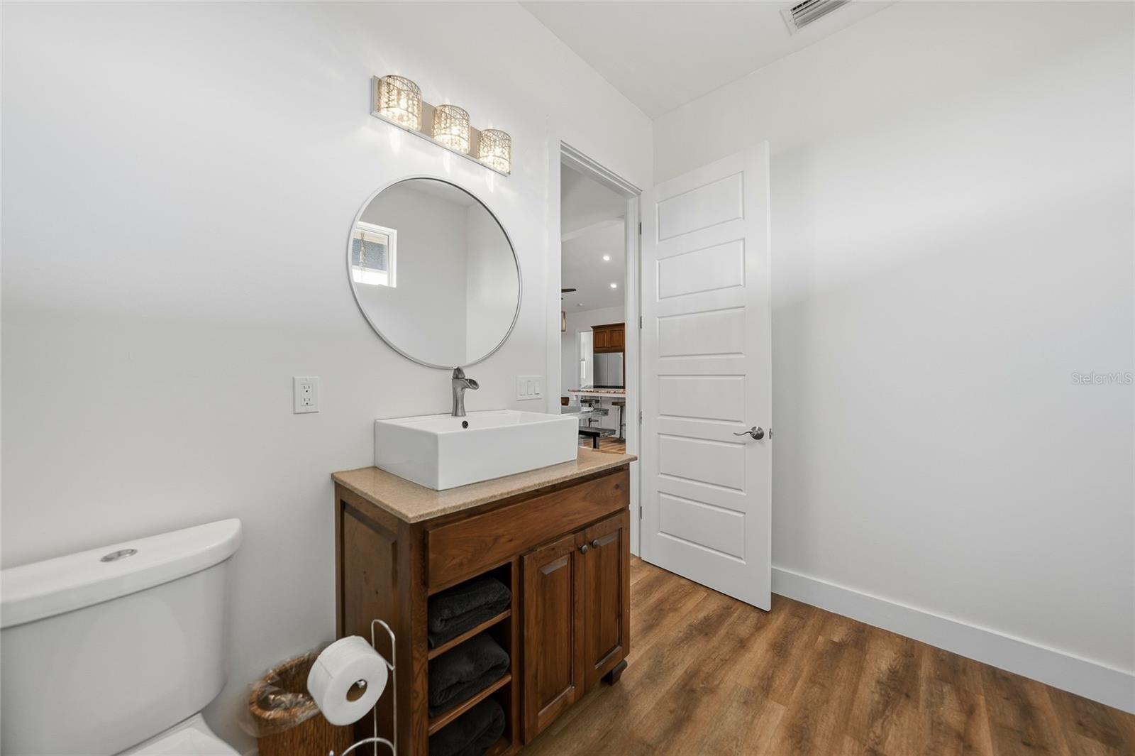 Image 26 of 64 For 9931 English Avenue