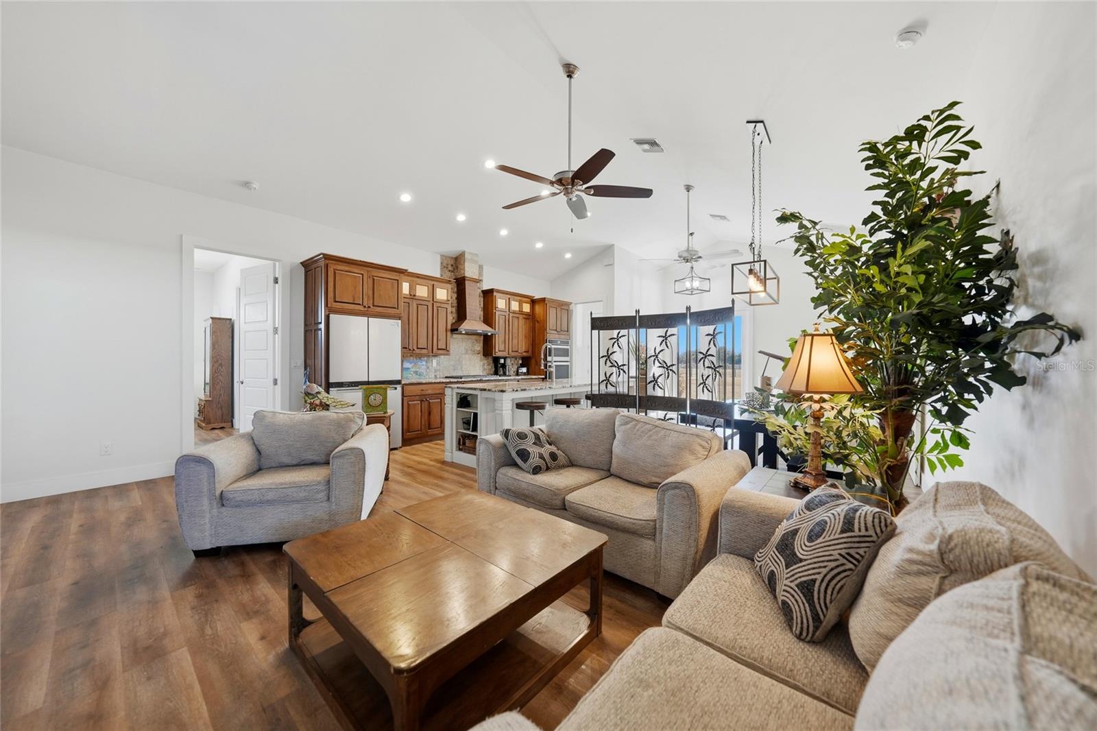 Image 4 of 64 For 9931 English Avenue