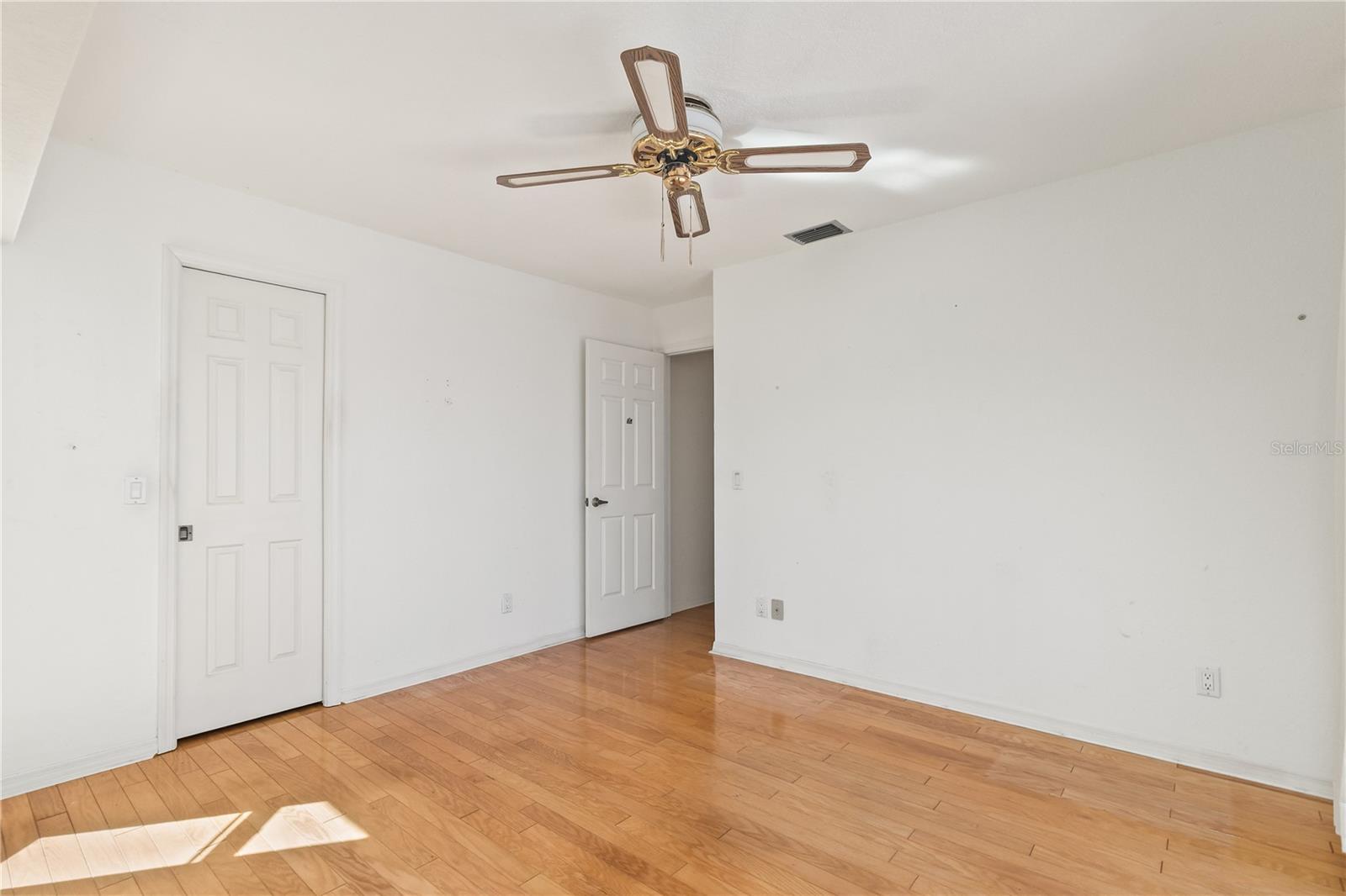 Image 10 of 53 For 26145 Dunedin Court