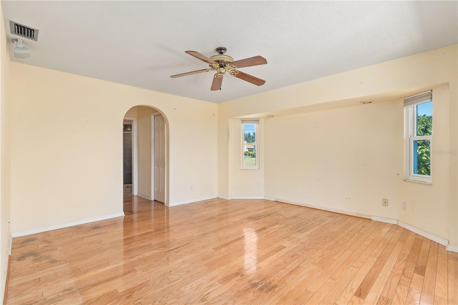 Image 11 of 53 For 26145 Dunedin Court