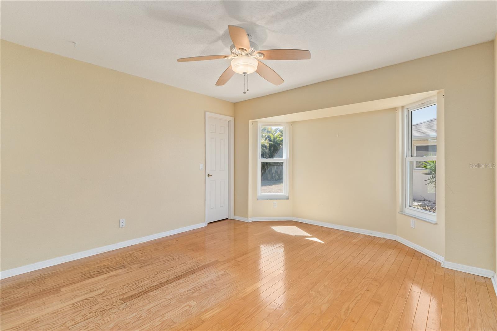 Image 12 of 53 For 26145 Dunedin Court