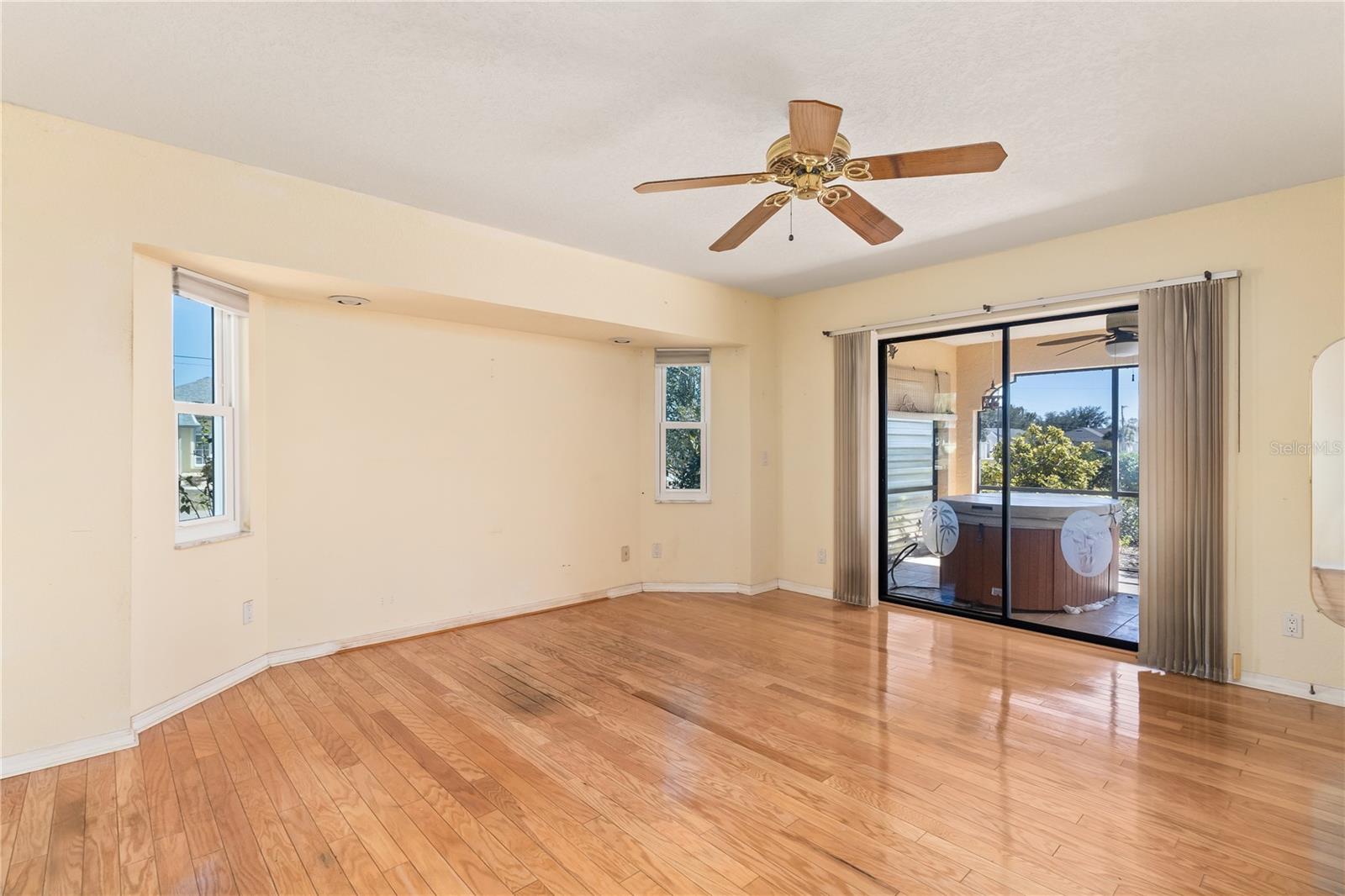 Image 15 of 53 For 26145 Dunedin Court