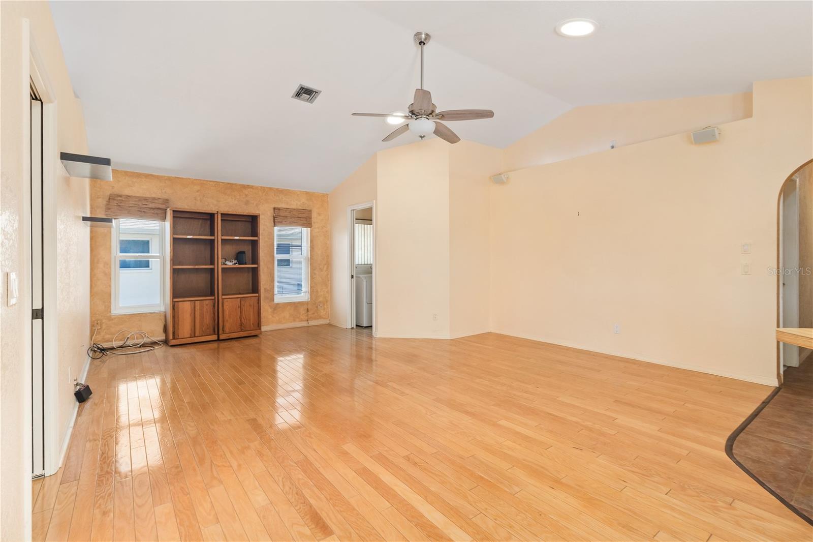 Image 23 of 53 For 26145 Dunedin Court