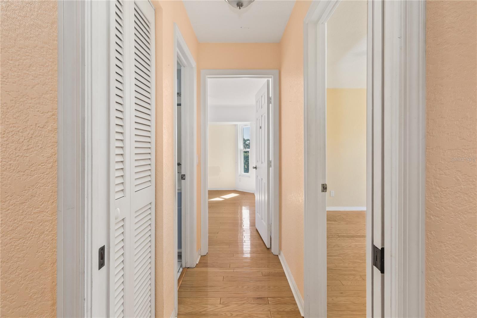 Image 36 of 53 For 26145 Dunedin Court