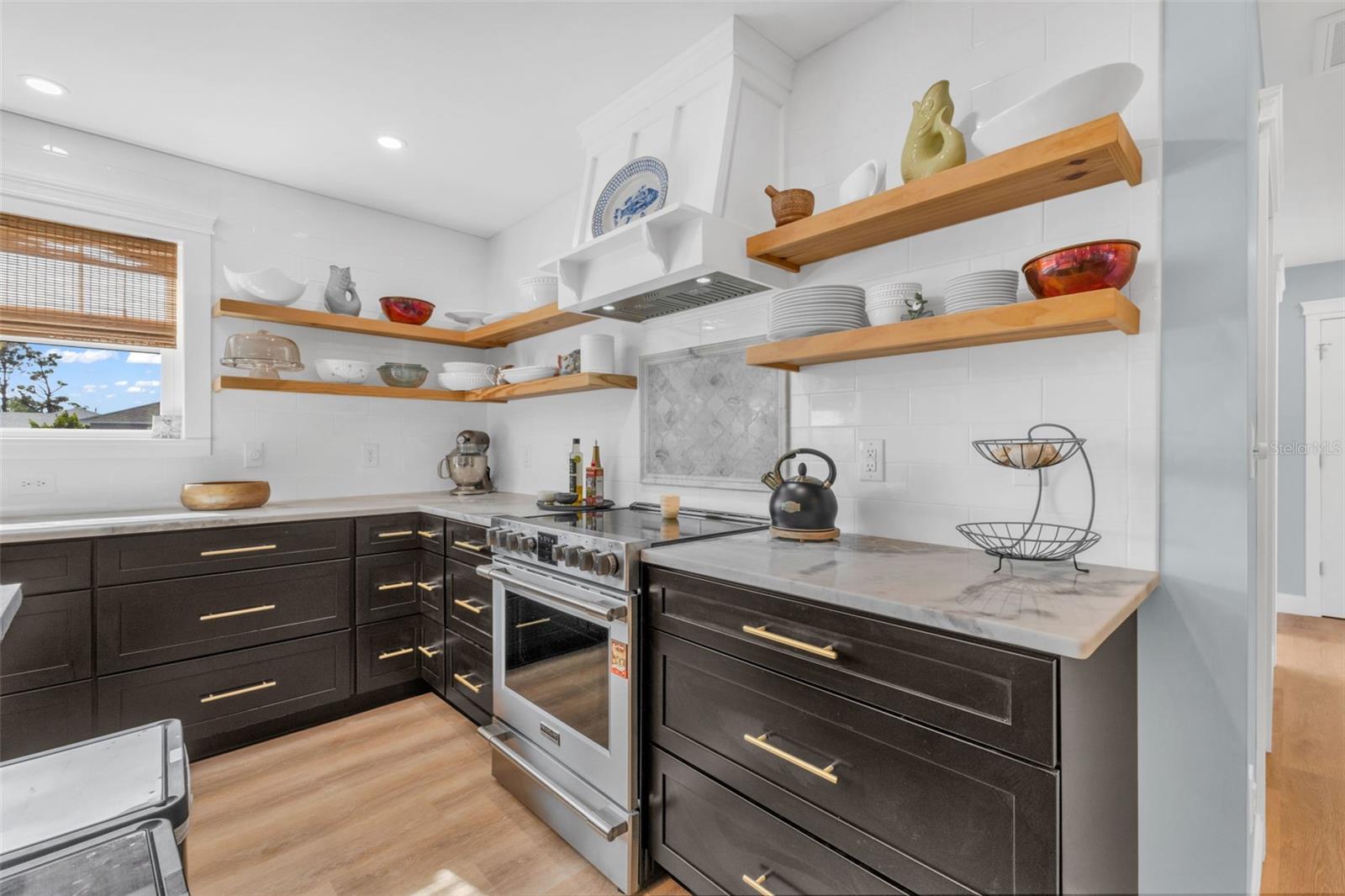 Image 11 of 61 For 12473 Birtle Avenue