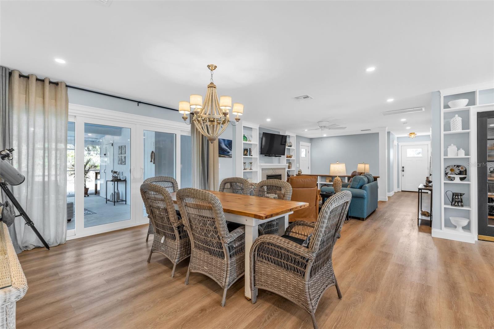 Image 16 of 61 For 12473 Birtle Avenue