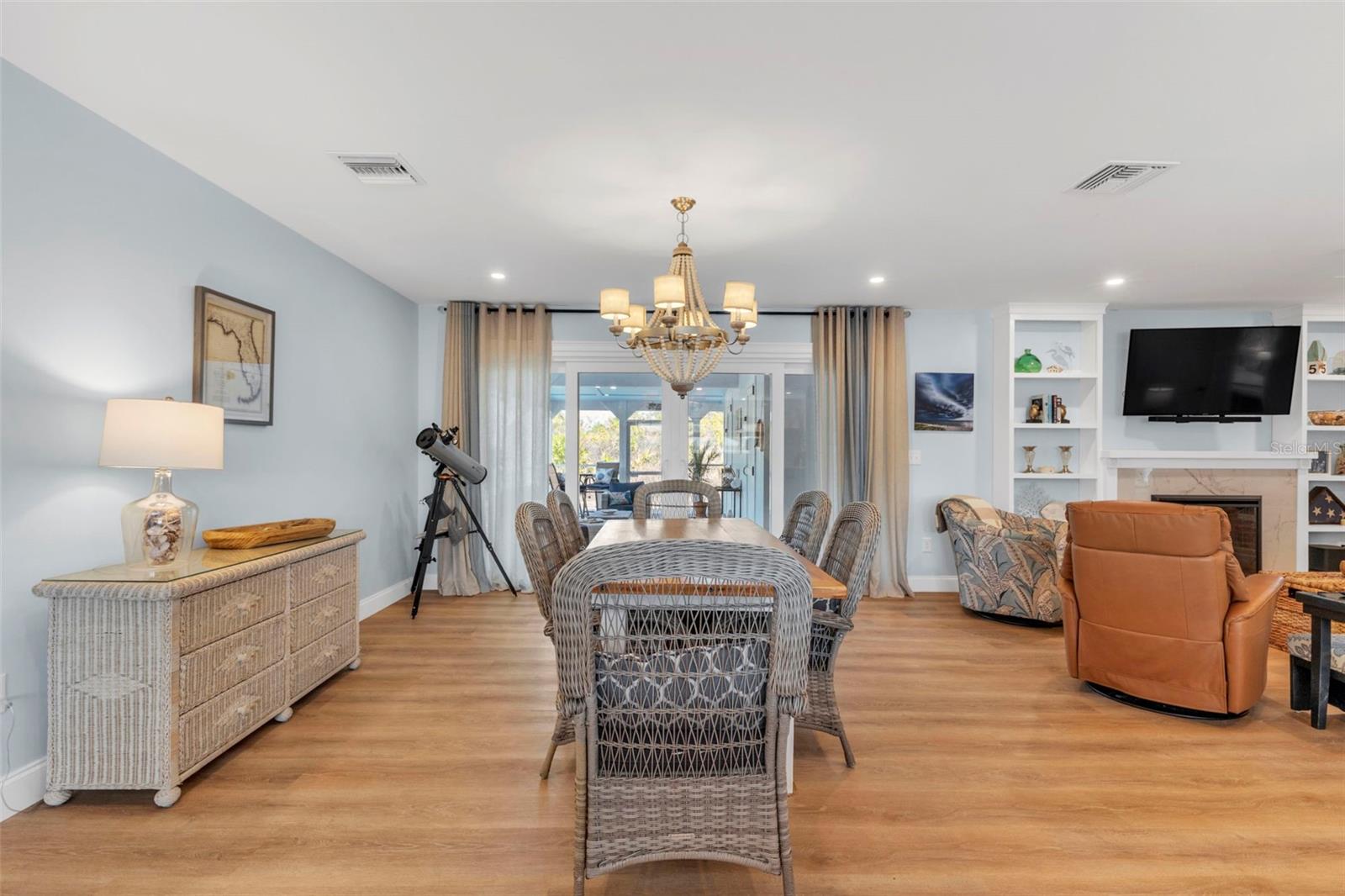 Image 17 of 61 For 12473 Birtle Avenue