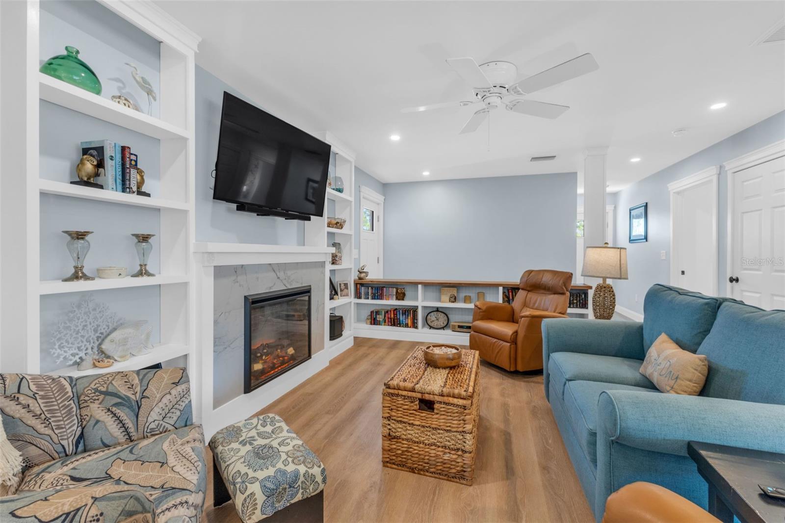 Image 20 of 61 For 12473 Birtle Avenue