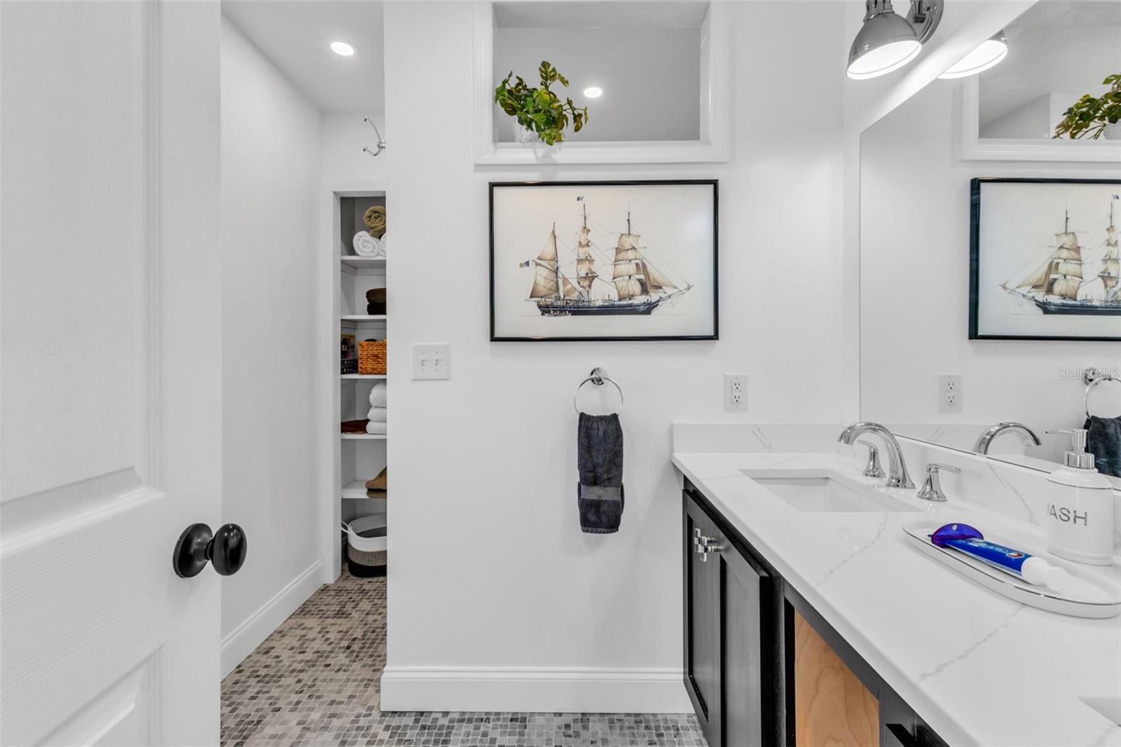 Image 37 of 61 For 12473 Birtle Avenue