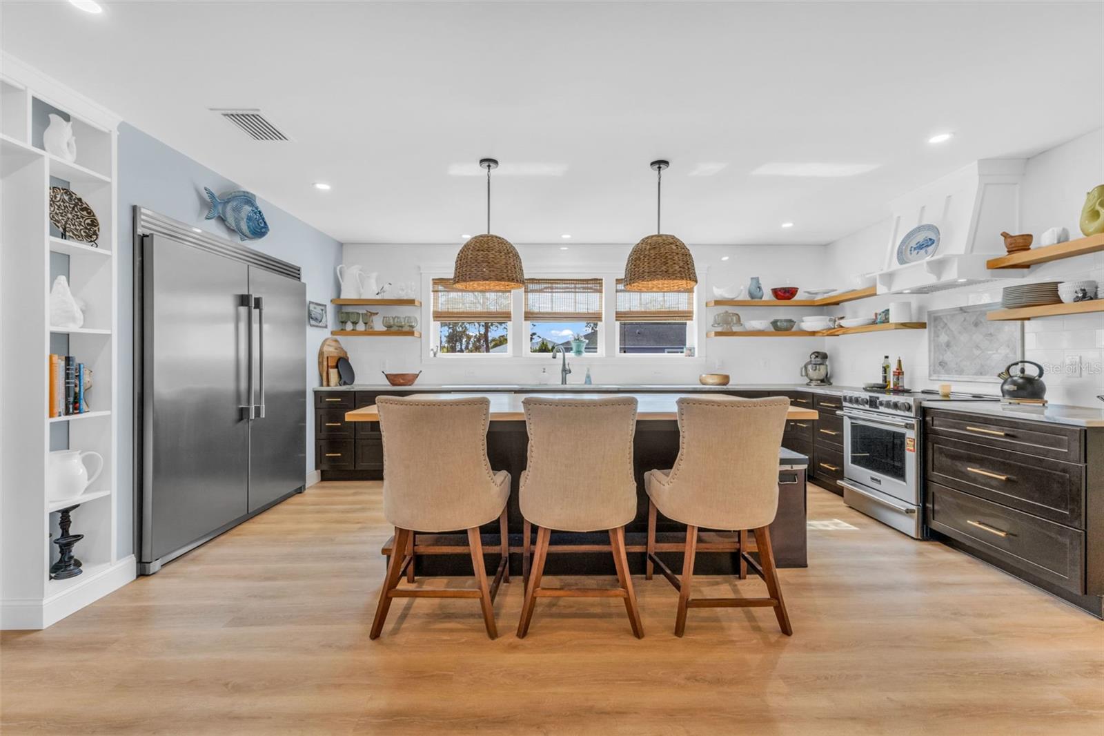 Image 6 of 61 For 12473 Birtle Avenue