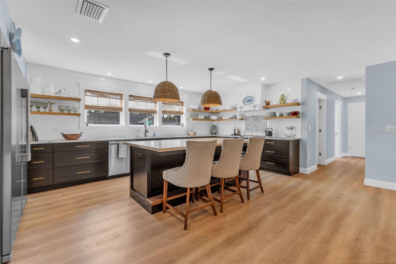 Image 7 of 61 For 12473 Birtle Avenue