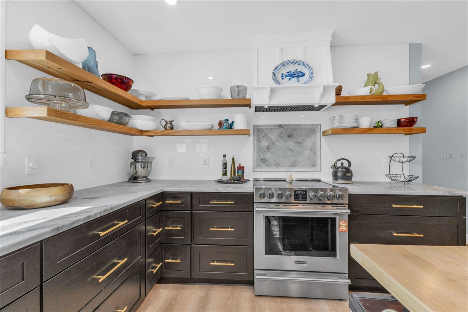 Image 9 of 61 For 12473 Birtle Avenue