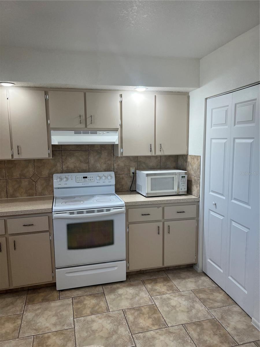 Image 5 of 19 For 355 Spring Lake Boulevard Nw