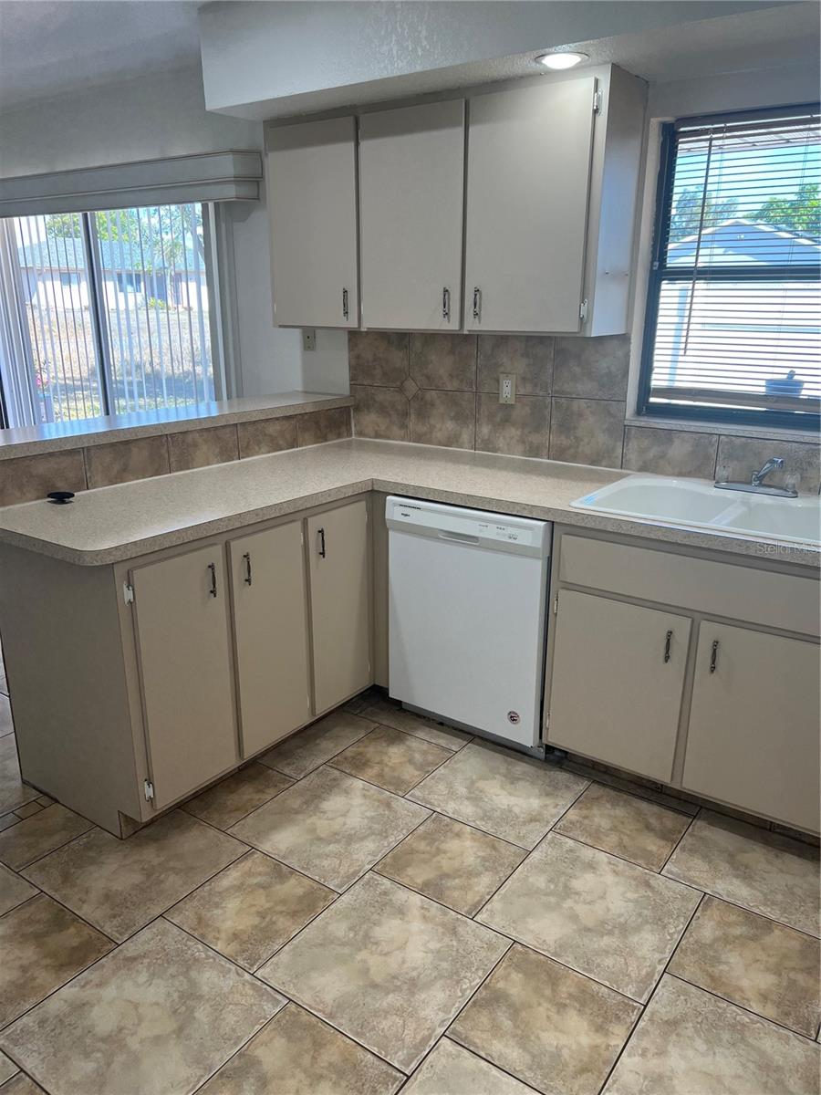 Image 7 of 19 For 355 Spring Lake Boulevard Nw