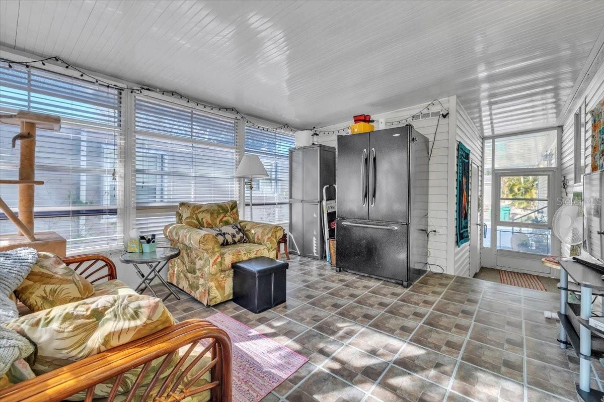 Image 25 of 46 For 27205 Jones Loop Road 41