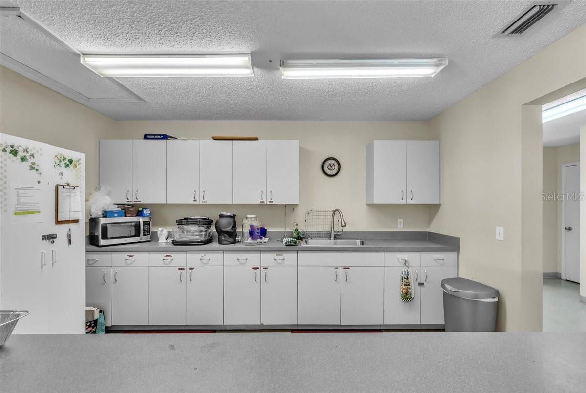 Image 36 of 46 For 27205 Jones Loop Road 41