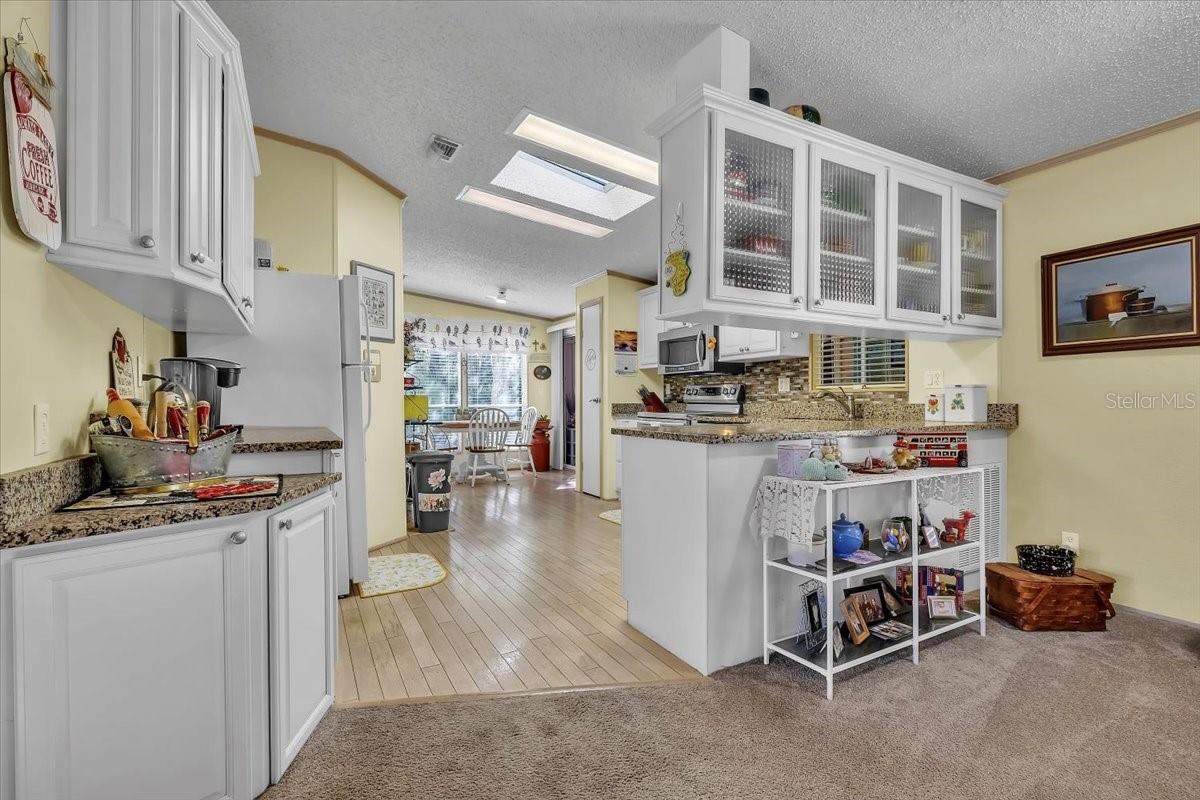 Image 9 of 46 For 27205 Jones Loop Road 41