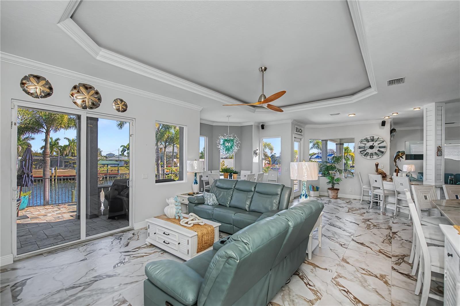 Image 30 of 93 For 290 Tait Terrace Se