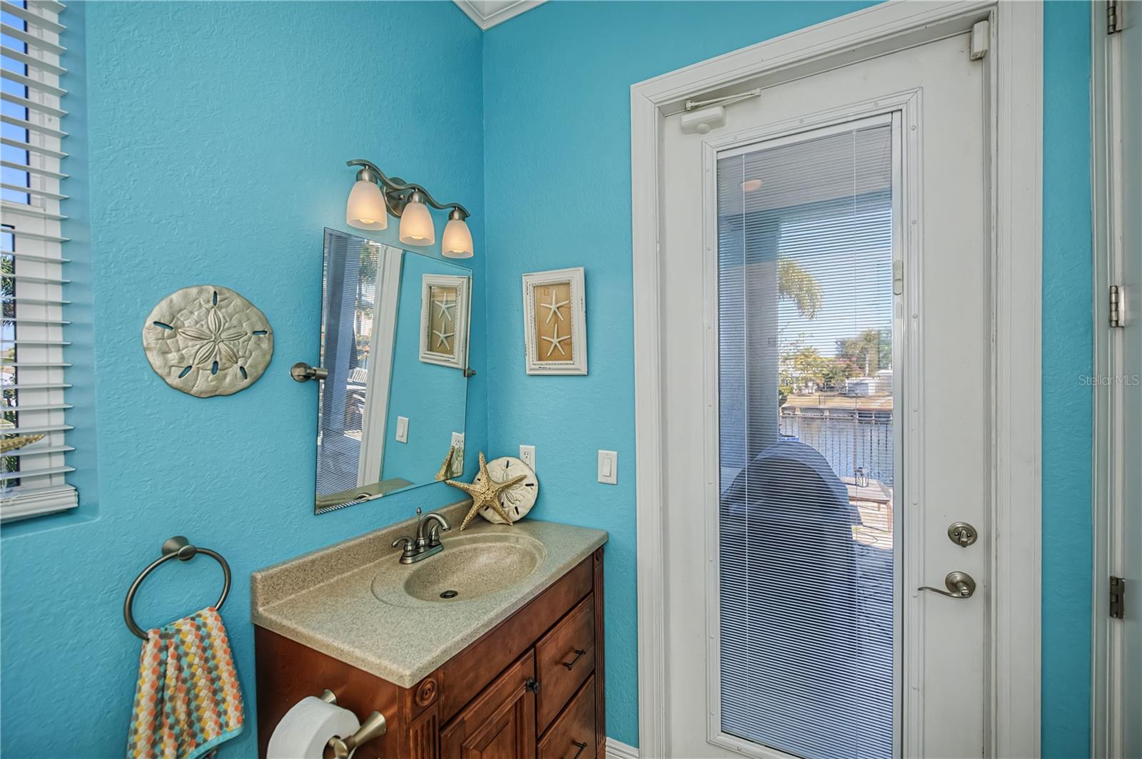 Image 34 of 93 For 290 Tait Terrace Se