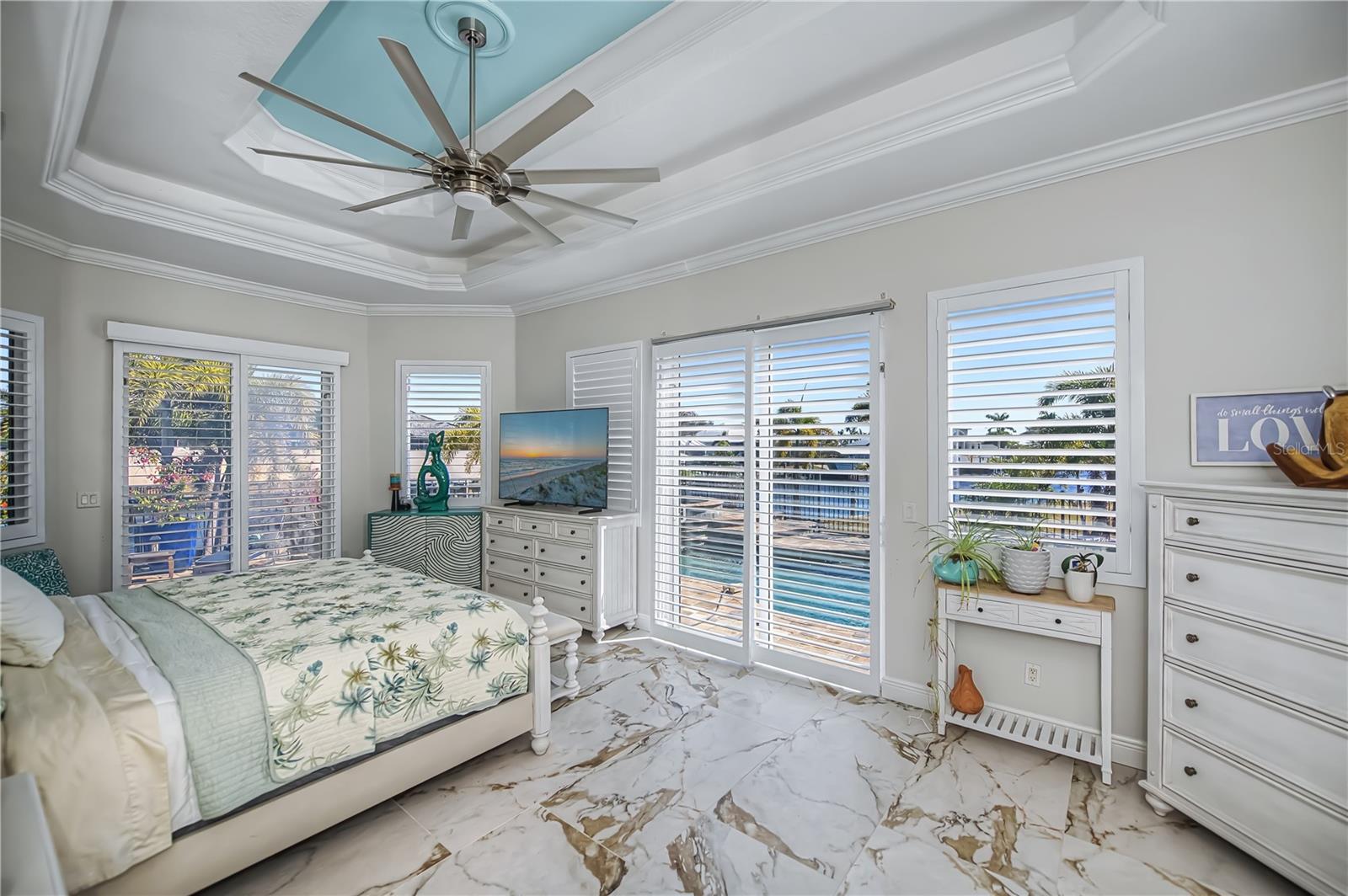 Image 36 of 93 For 290 Tait Terrace Se