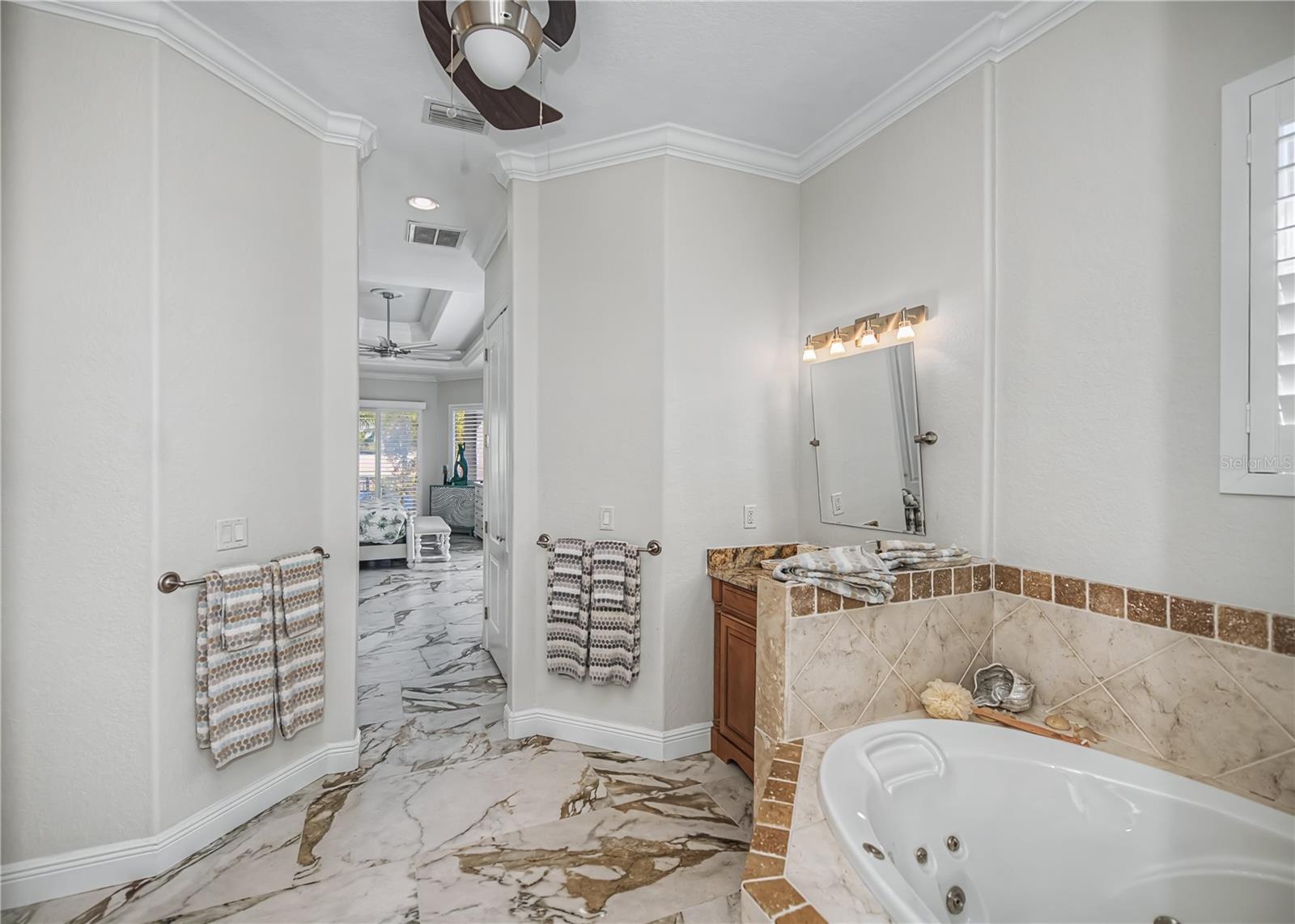 Image 44 of 93 For 290 Tait Terrace Se