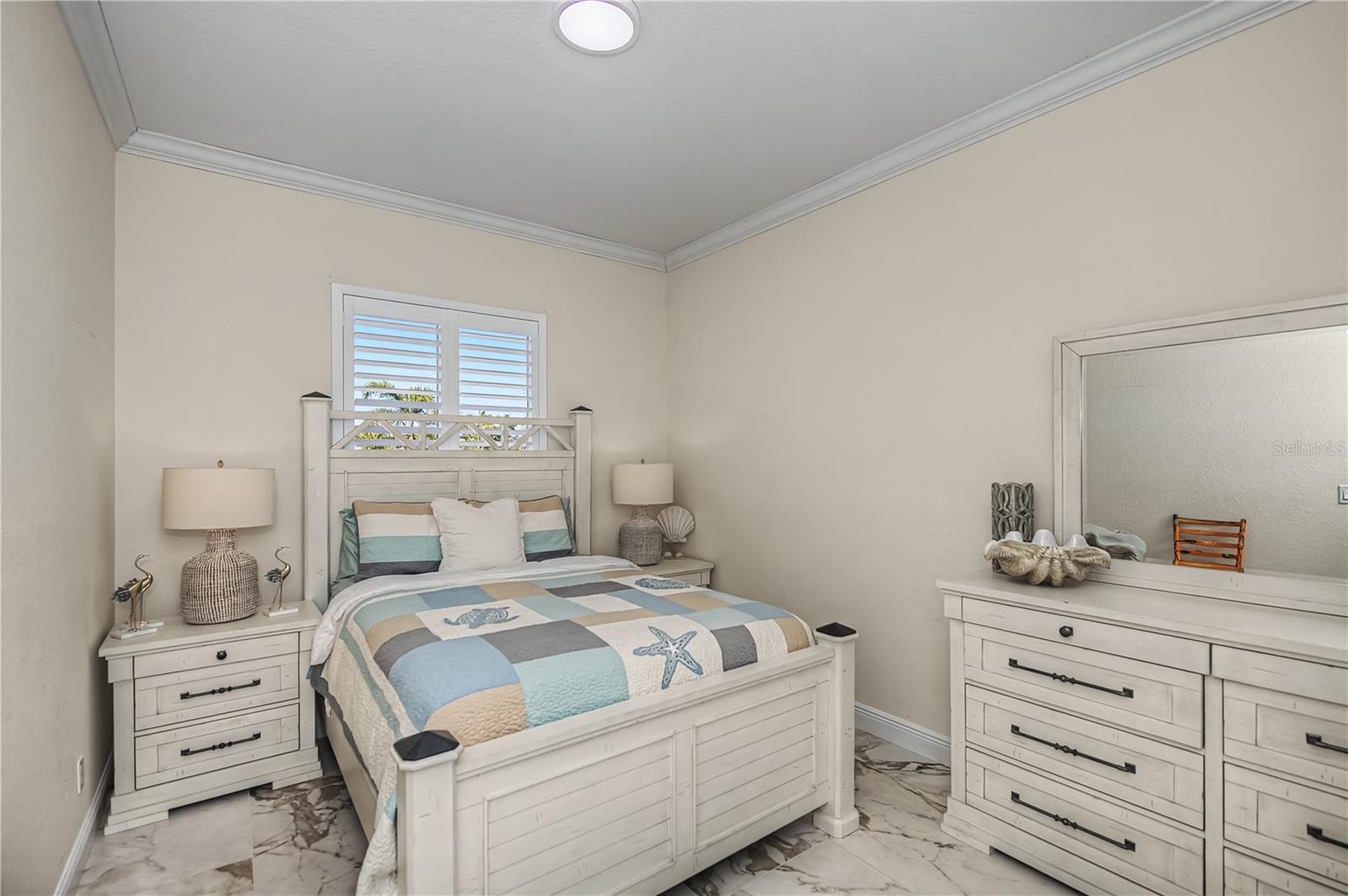 Image 48 of 93 For 290 Tait Terrace Se