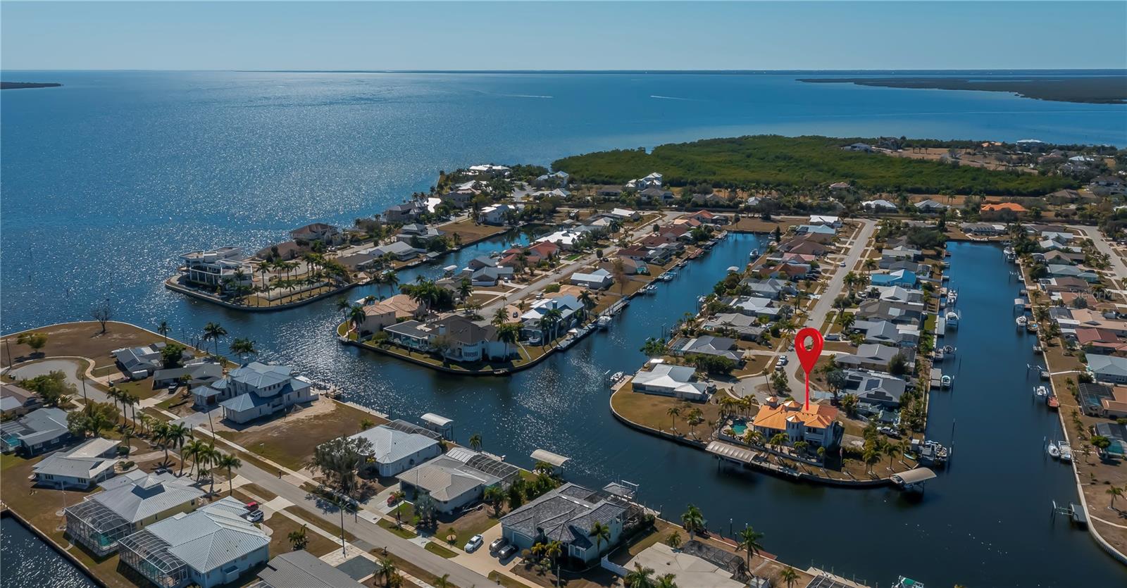 Image 5 of 93 For 290 Tait Terrace Se