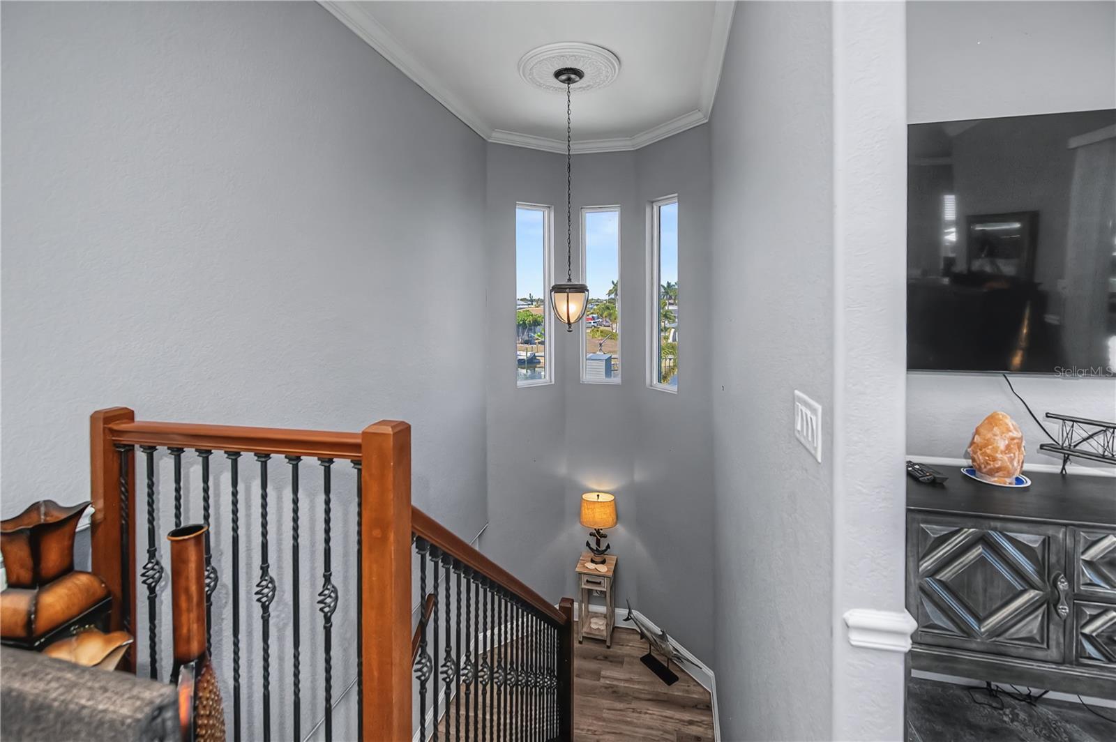 Image 56 of 93 For 290 Tait Terrace Se