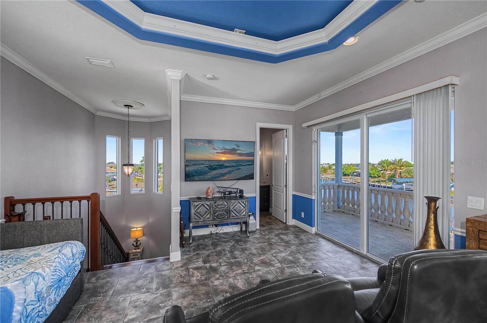 Image 57 of 93 For 290 Tait Terrace Se