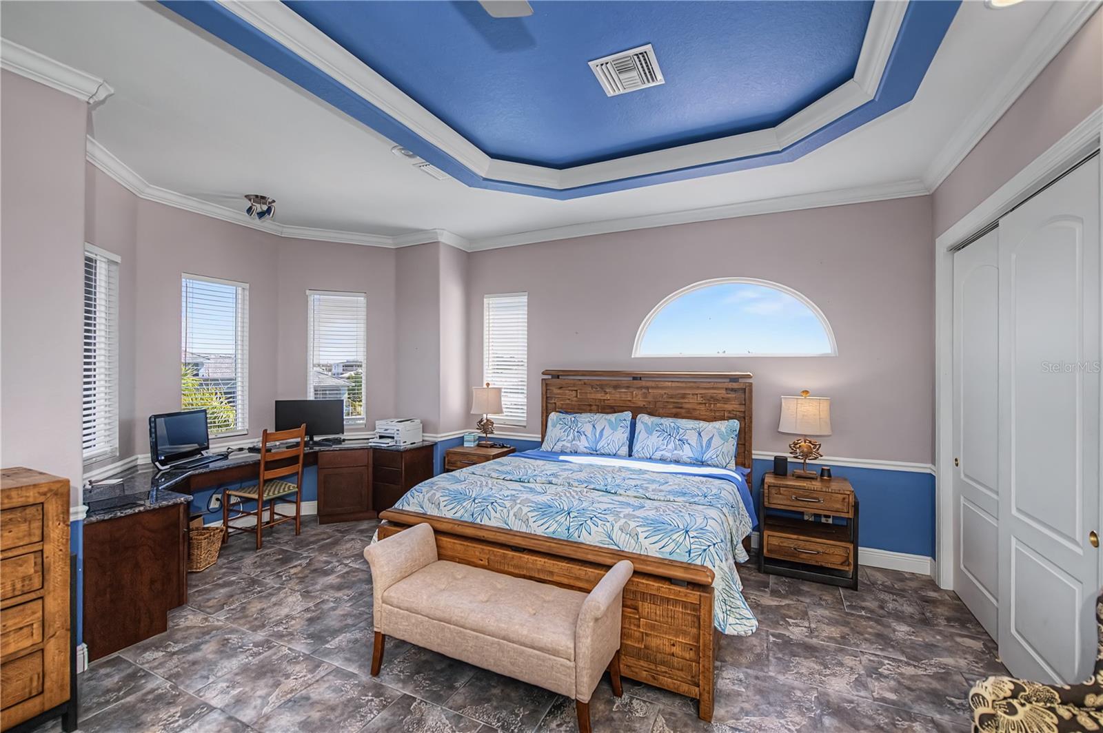 Image 58 of 93 For 290 Tait Terrace Se