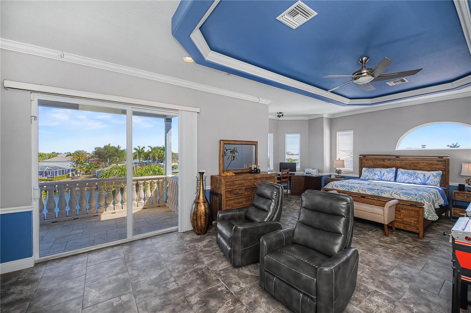 Image 59 of 93 For 290 Tait Terrace Se