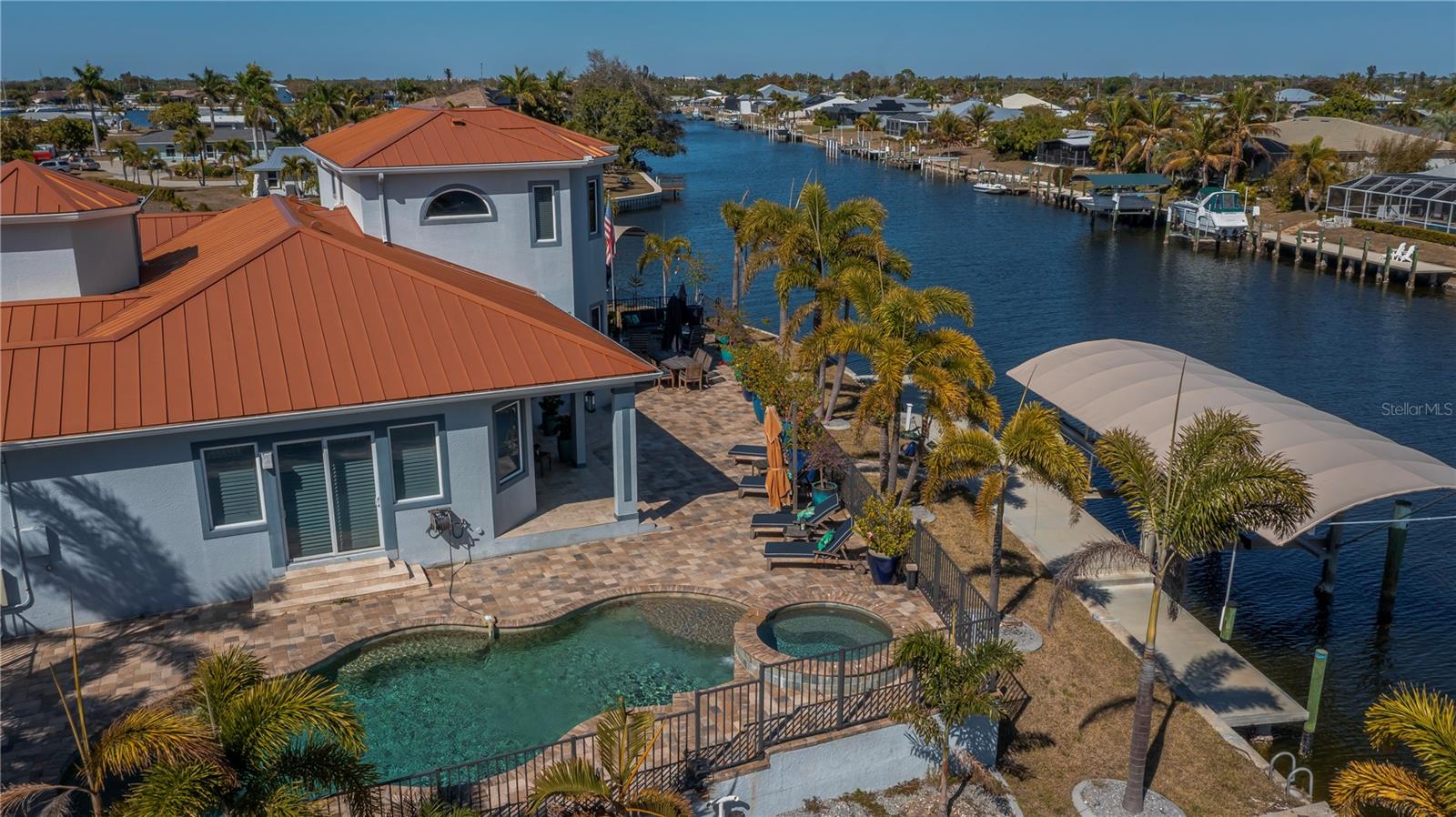 Image 65 of 93 For 290 Tait Terrace Se