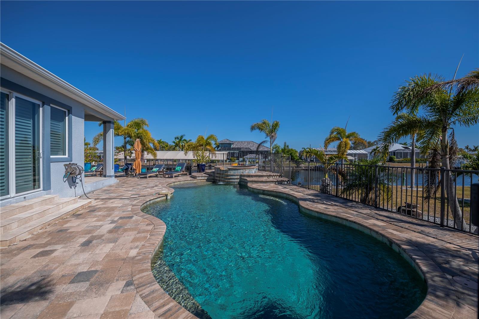 Image 68 of 93 For 290 Tait Terrace Se